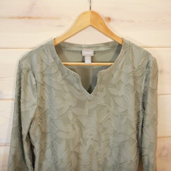 Chicos size 1 Women's M Textured Floral 3/4 Sleeve V Neck Tunic Top Sage Green - Picture 2 of 11